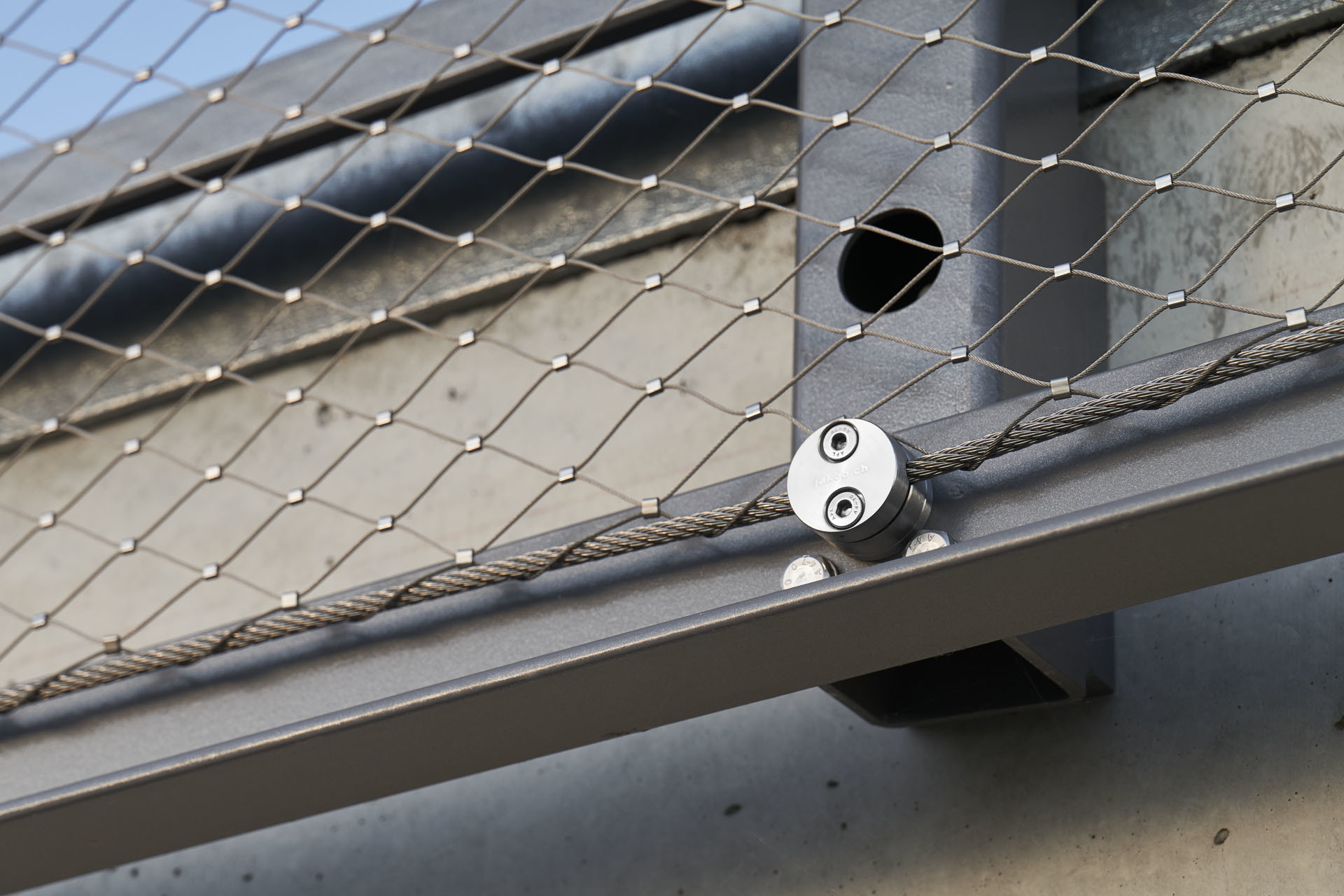 不銹鋼繩網要如何維修和保養？